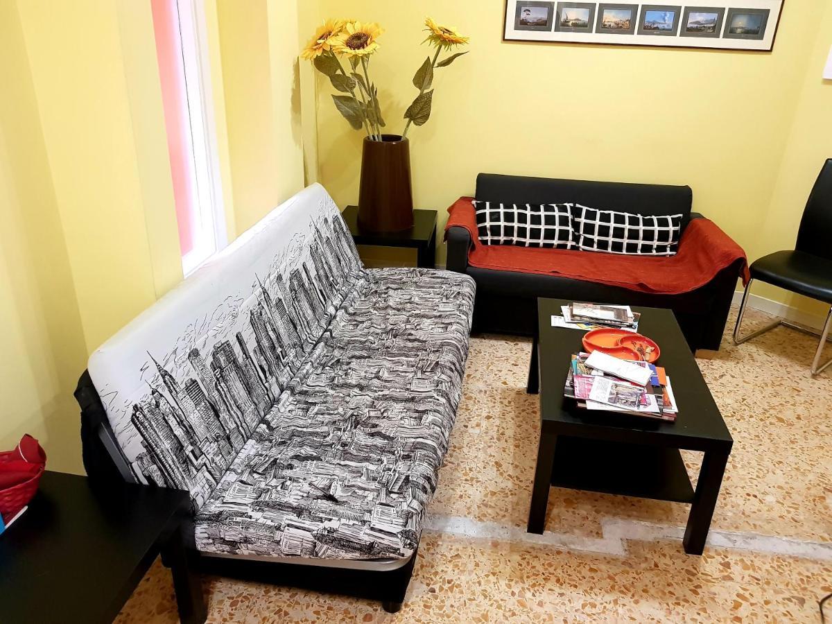 B&B Centralstationhouse Napoli Bagian luar foto