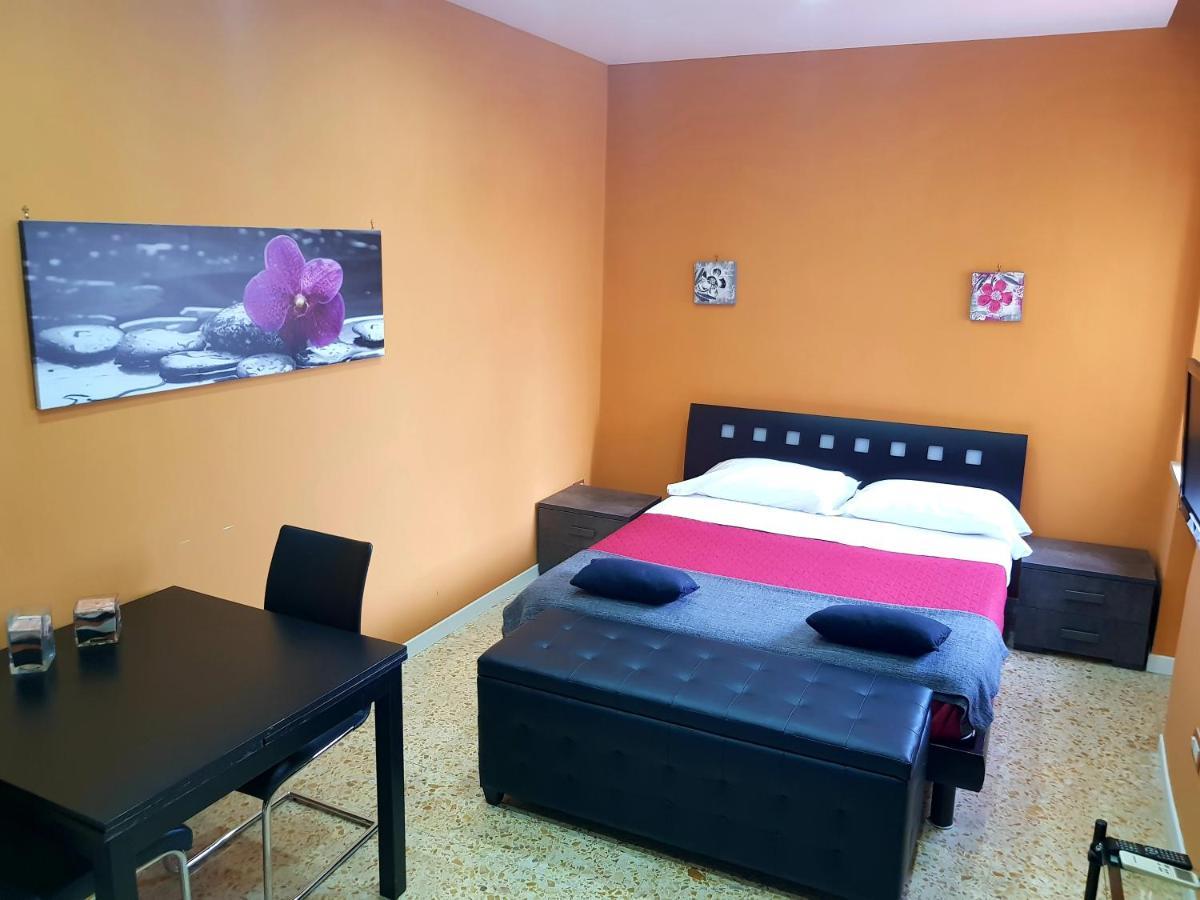 B&B Centralstationhouse Napoli Bagian luar foto