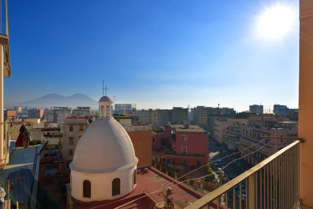 B&B Centralstationhouse Napoli Bagian luar foto