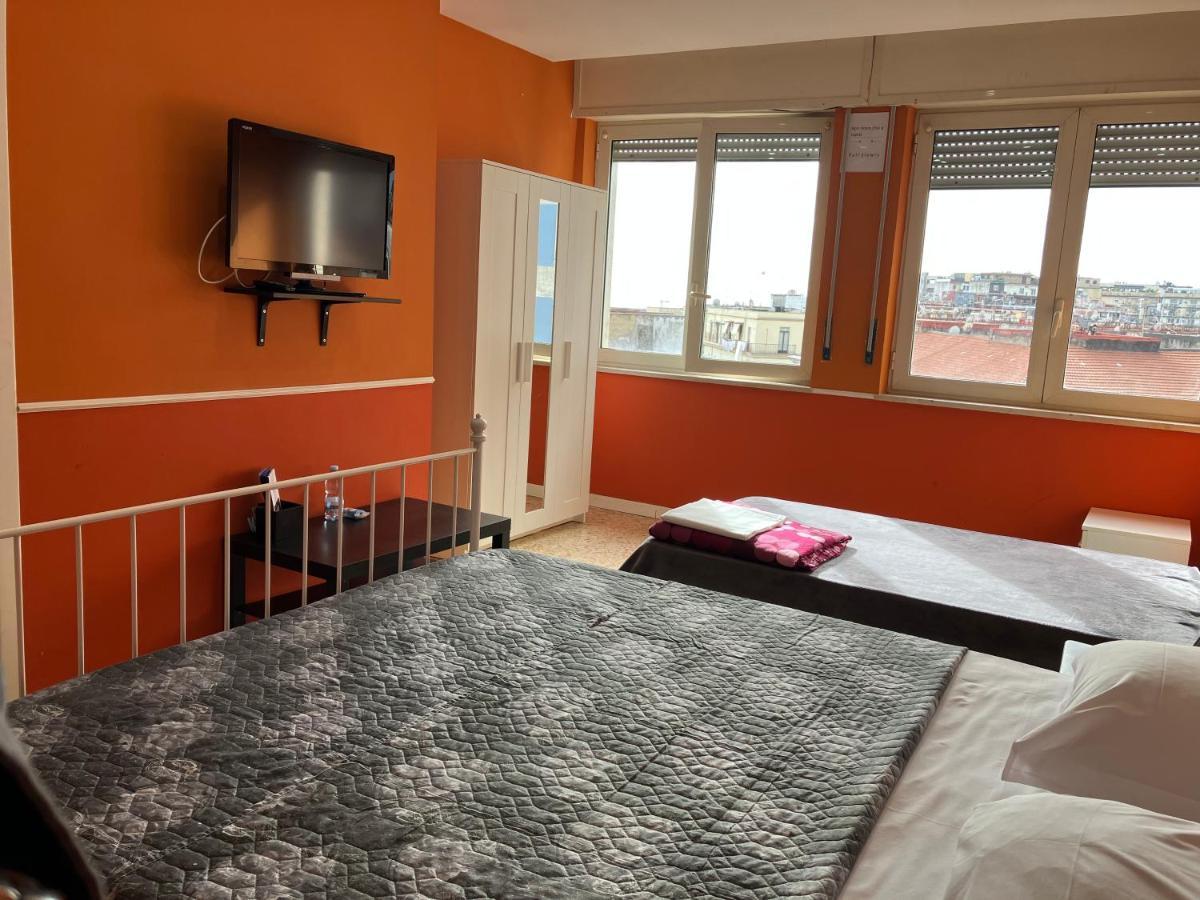 B&B Centralstationhouse Napoli Bagian luar foto
